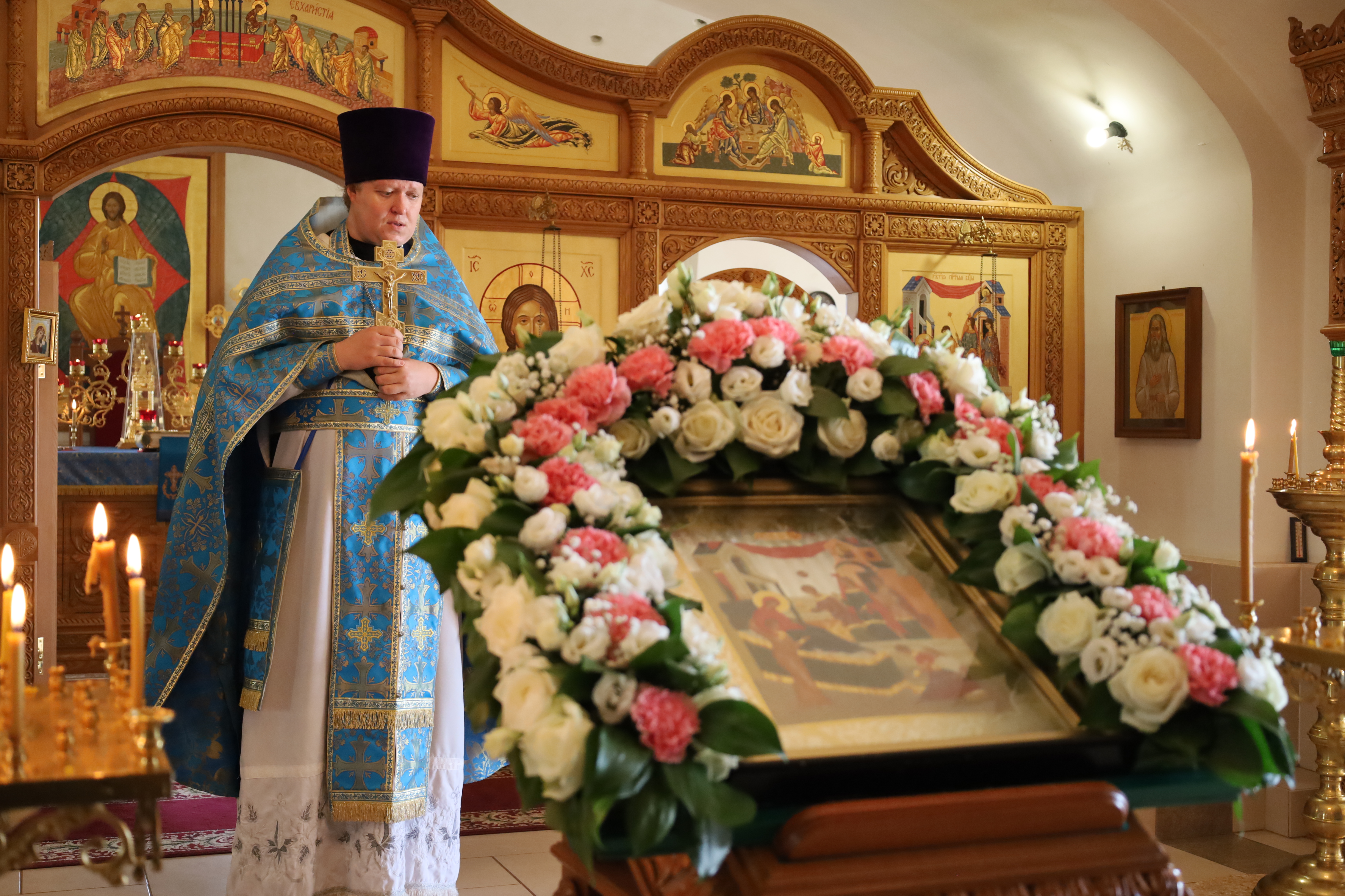 Величай, душе моя, преславное рождество Божия Матере.