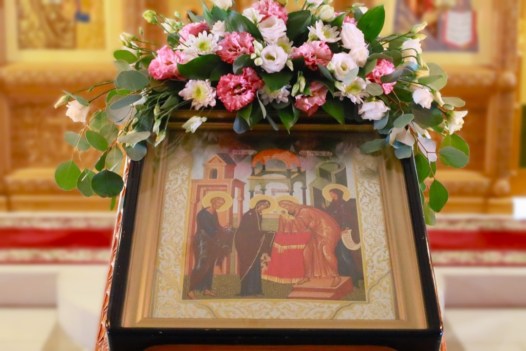 В Сезеновской обители молитвенно встретили  праздник Сретения Господня 