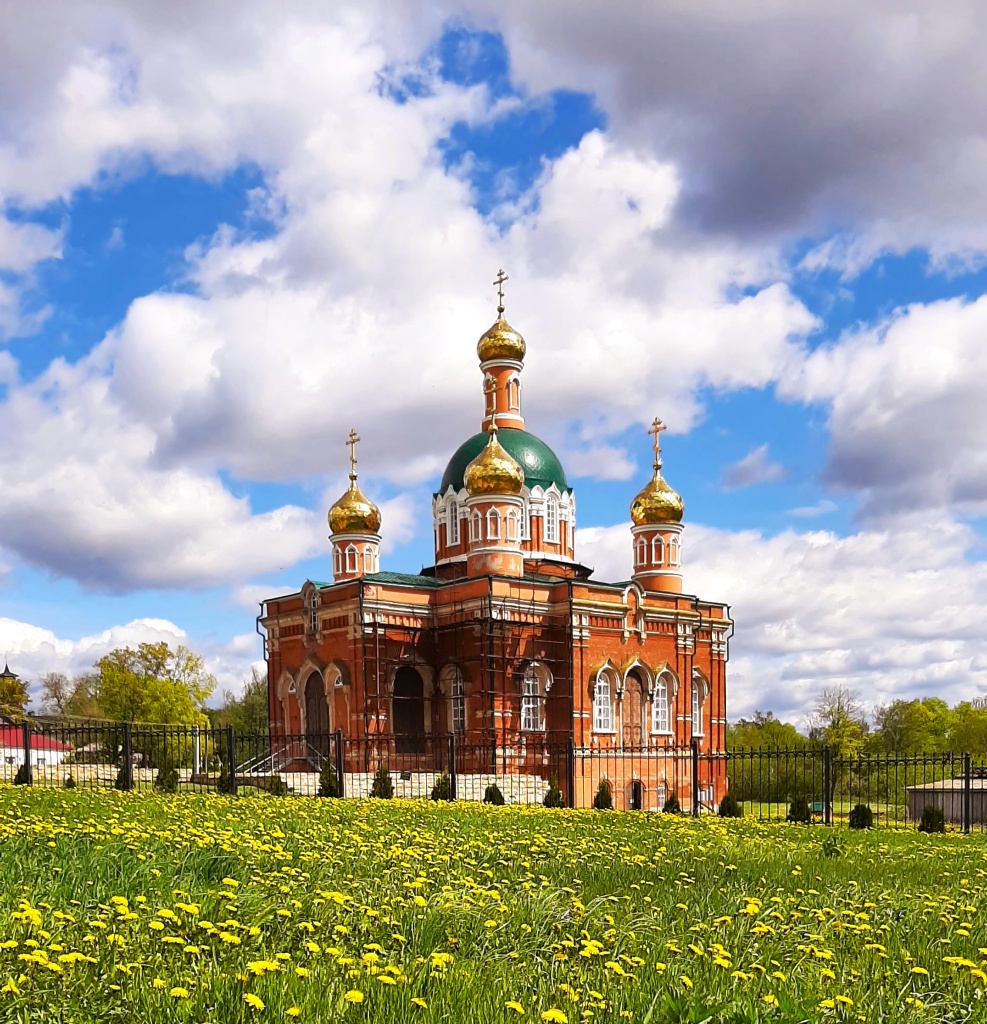 Лето в Сезеновской обители