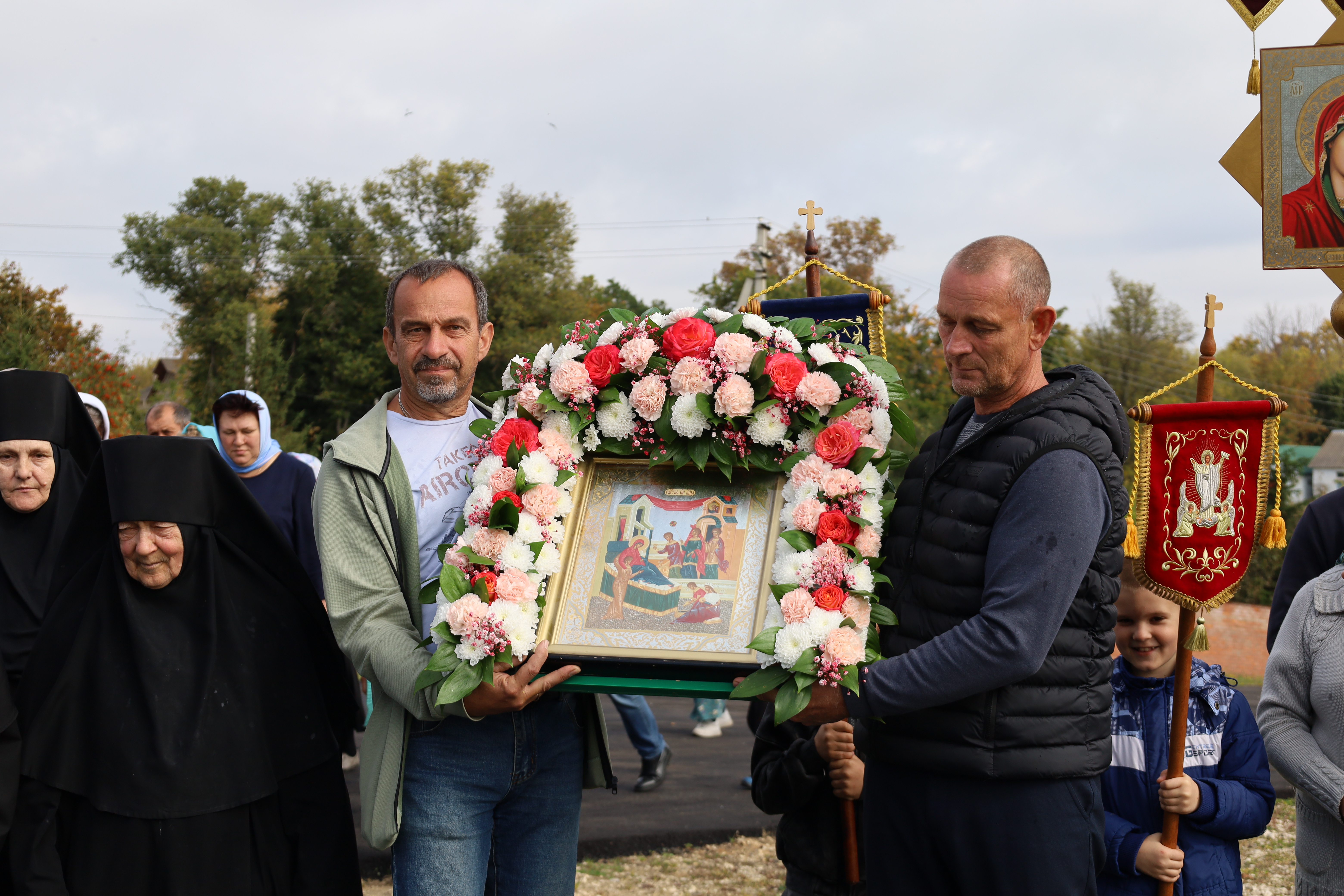 "Рождество Твое, Богородице Дево, радость возвести всей вселенней