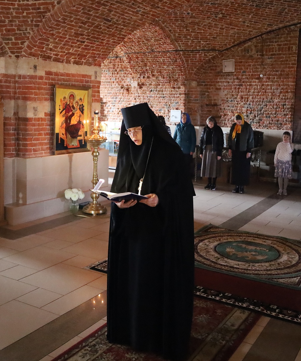 В Великий Вторник Страстной седмицы епископ Максим возглавил богослужение в Сезеновском монастыре — фото 10