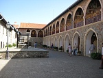 Делегация РПЦ посетила древний Киккский монастырь