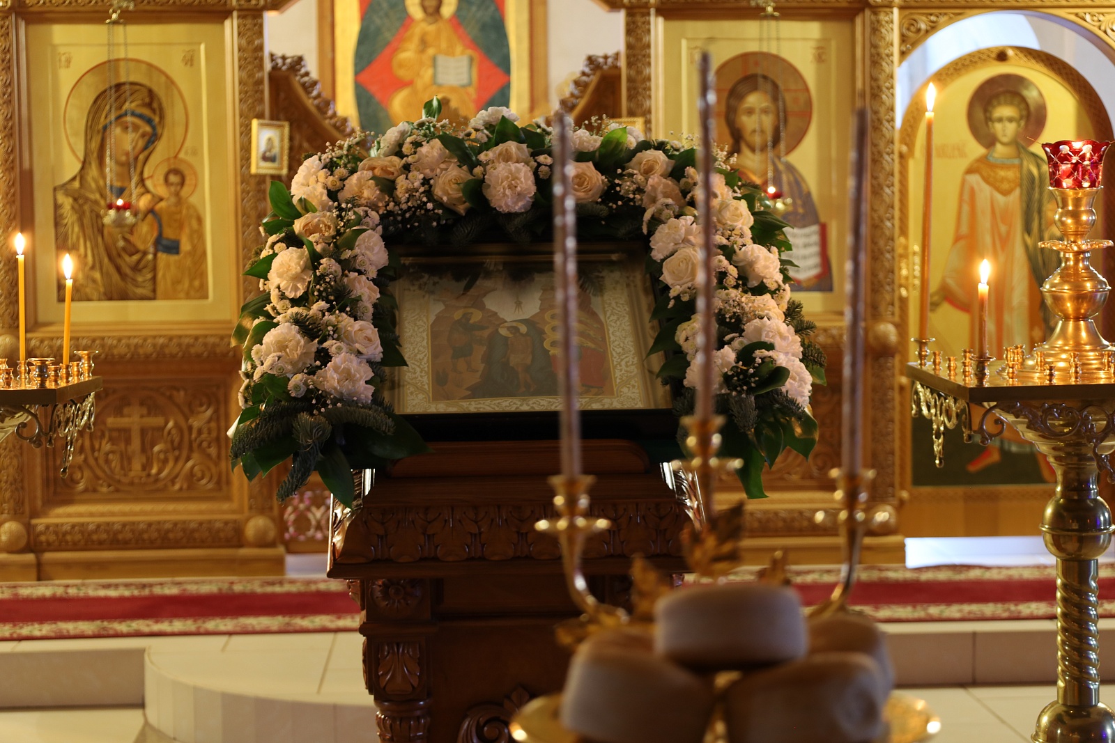 Явися Спас, благодать и истина, во струях Иорданских — фото 1