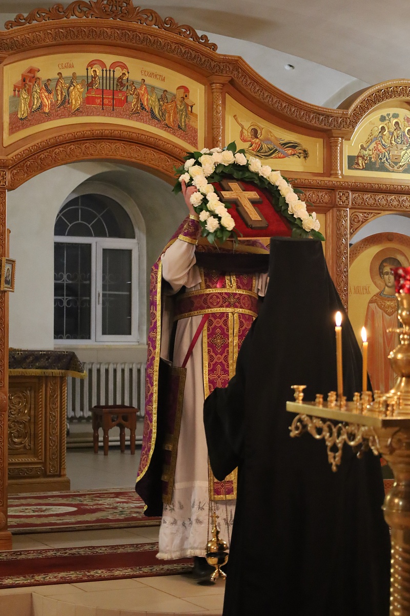 Крест воздвизается днесь, и мир освящается... — фото 7