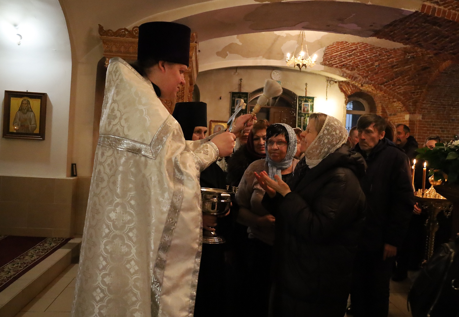 Явися Спас, благодать и истина, во струях Иорданских — фото 24