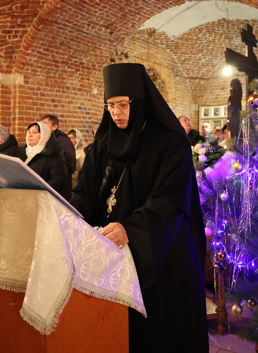 Явися Спас, благодать и истина, во струях Иорданских — фото 12